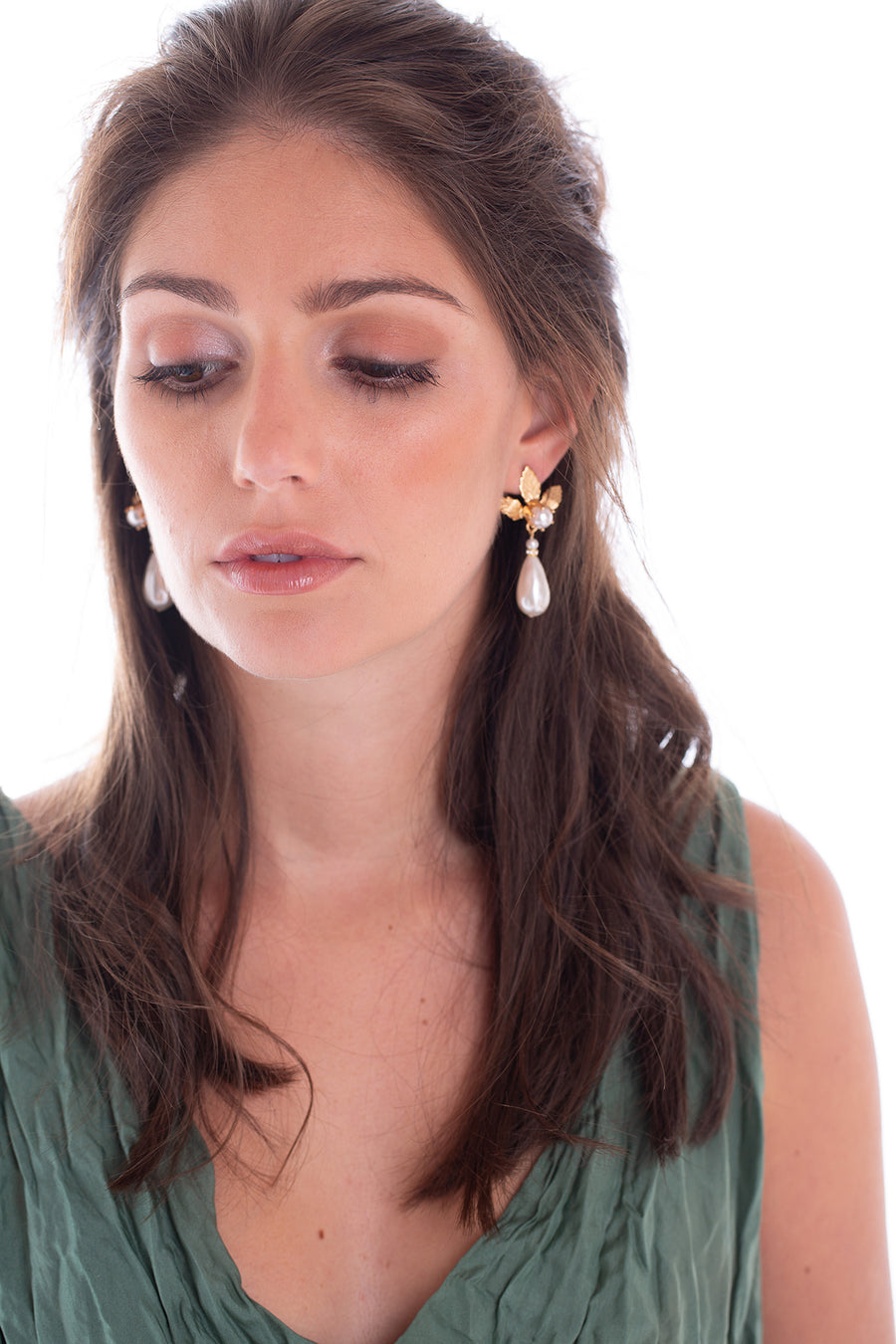 Bridal pearl drop earrings made in Australia